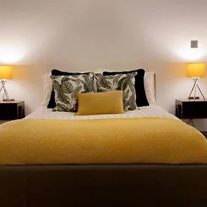 Centre Deluxe Whole Sleeps 4 D19 Doncaster